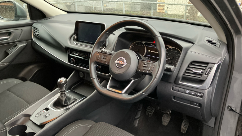 Nissan Qashqai 1.3 DiG-T MH Acenta Premium 5dr Petrol Hatchback